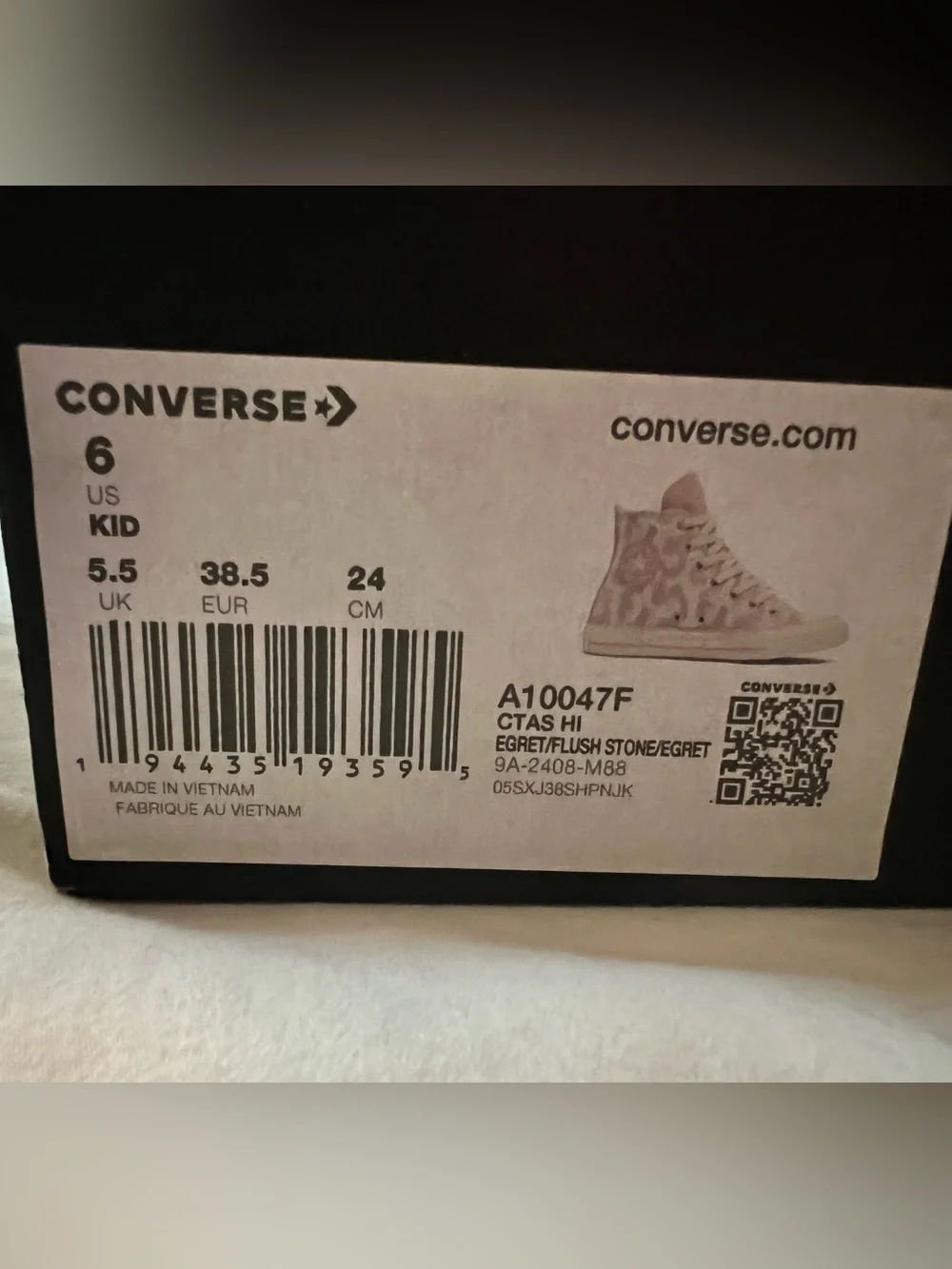 Converse High-Top Sneakers-Egret/Flush Stone Pink/Beige Camo Size 6 Kids NIB